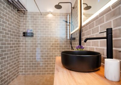 Baño exclusivo de una suite de Finca Bernia Experience