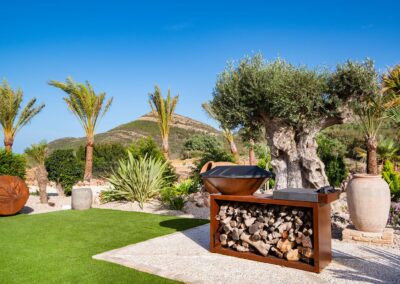 Jardín de encanto con plantas escogidas para climas mediterraneos y exóoticos