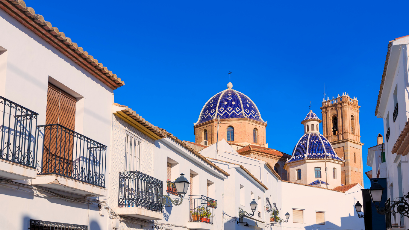 Vista del casco antiguo de Altea, el punto de partida para explorar los pueblos alrededor de Altea